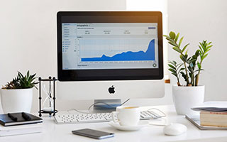 这种“分享群”最常见的套路：先让你偷走你的验证码，再一步步把你拉进坑里；把家人也提醒到位