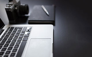 这种“分享群”最常见的套路：先让你偷走你的验证码，再一步步把你拉进坑里；把家人也提醒到位