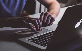 我以为是入口，其实是陷阱，其实只要你做对一件事就能躲开：别再给任何验证码；别再给任何验证码